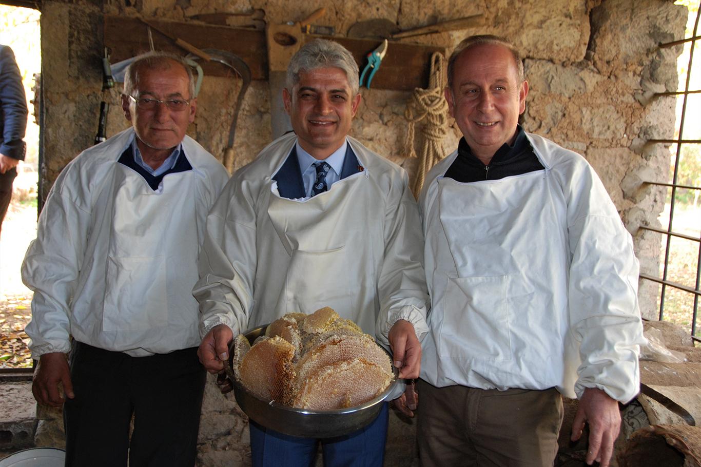 Dünya üçüncülüğü tescillenen Bitlis balının hasadı sona erdi